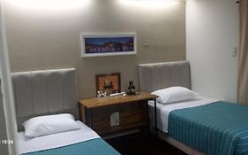 Victoria 3 Bed And Breakfast A 3Km Del Aeropuerto Ezeiza